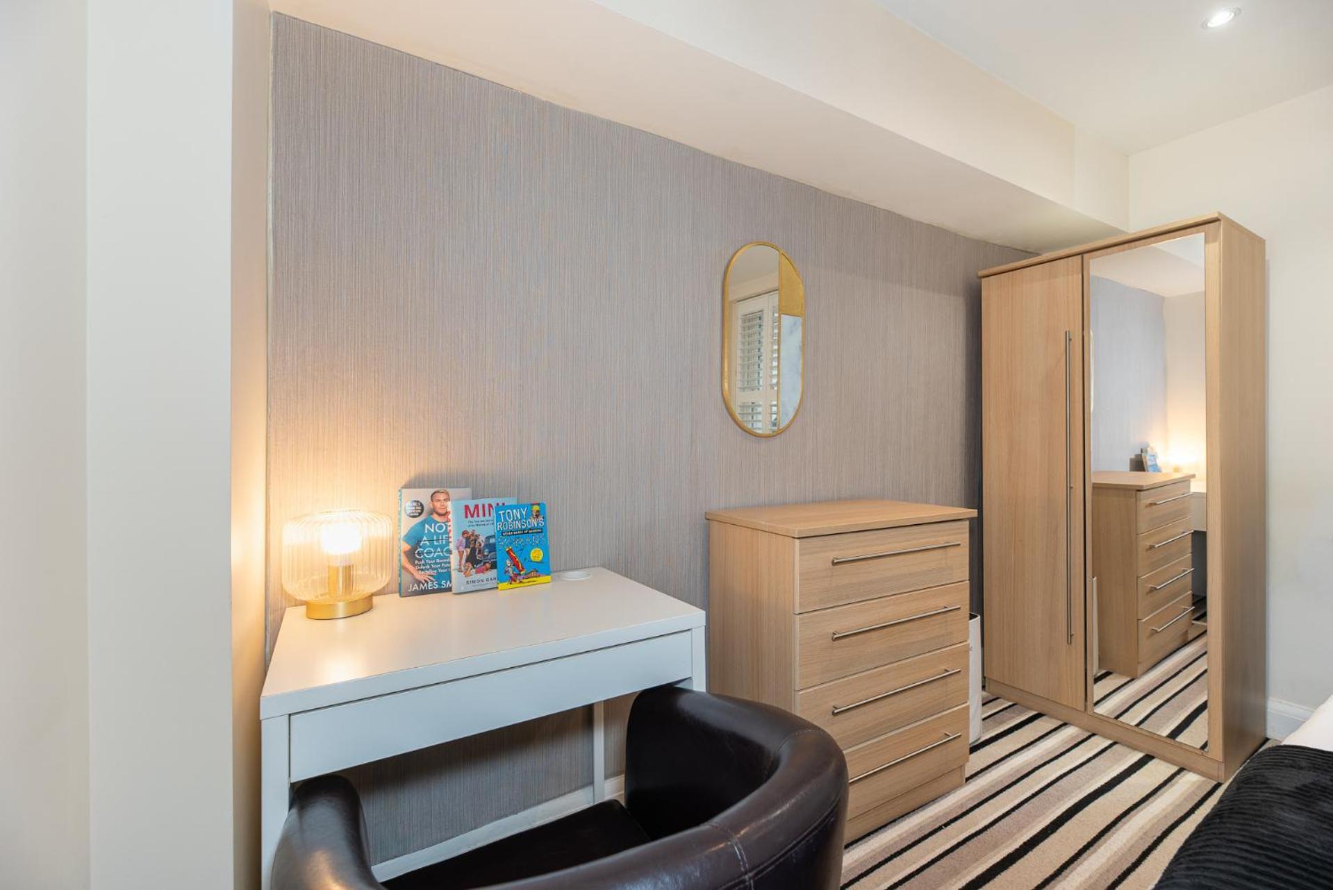 3 Bedroom Apartment With Private Terrace In Pimlico, Westminster, Victoria Londra Exterior foto
