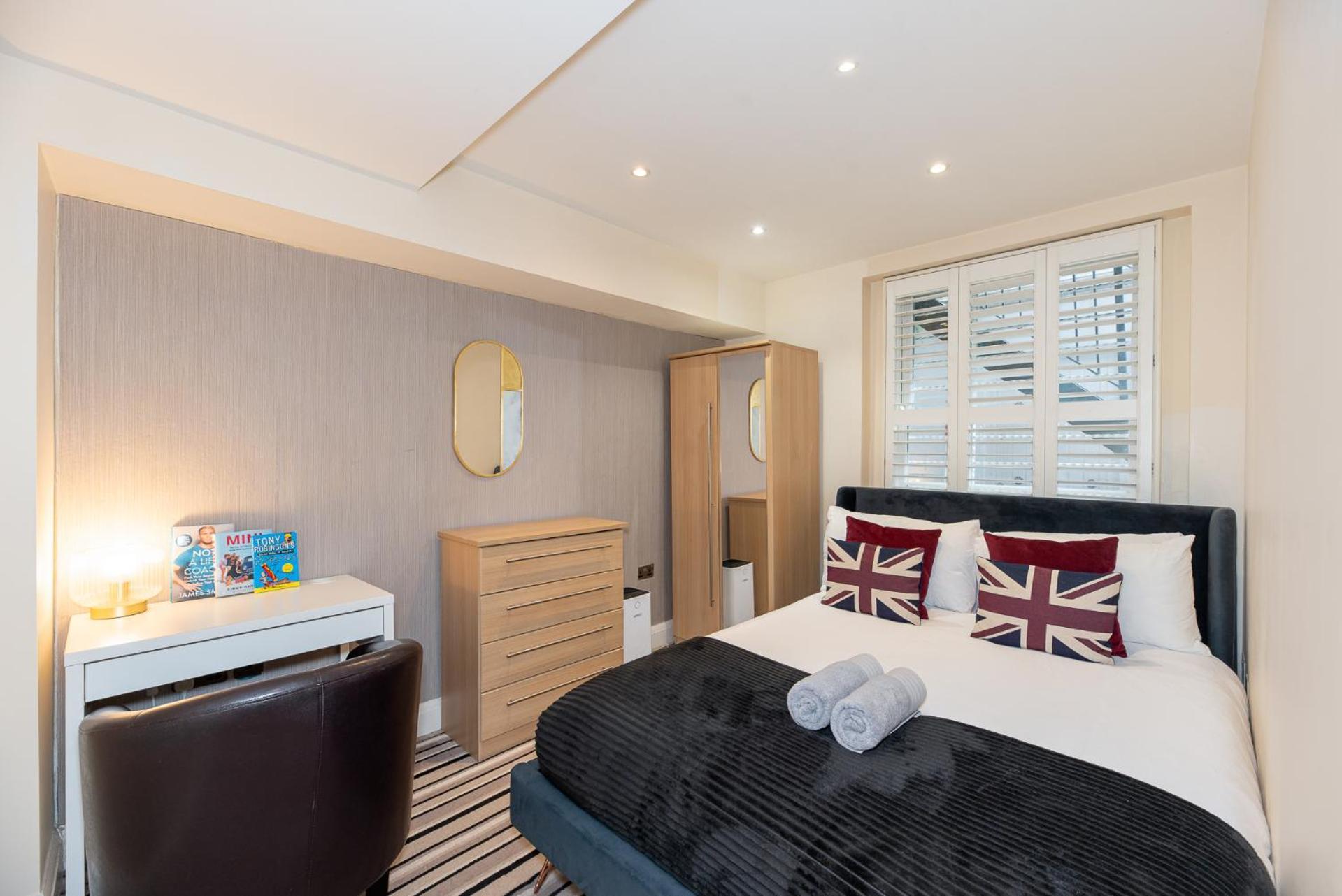 3 Bedroom Apartment With Private Terrace In Pimlico, Westminster, Victoria Londra Exterior foto