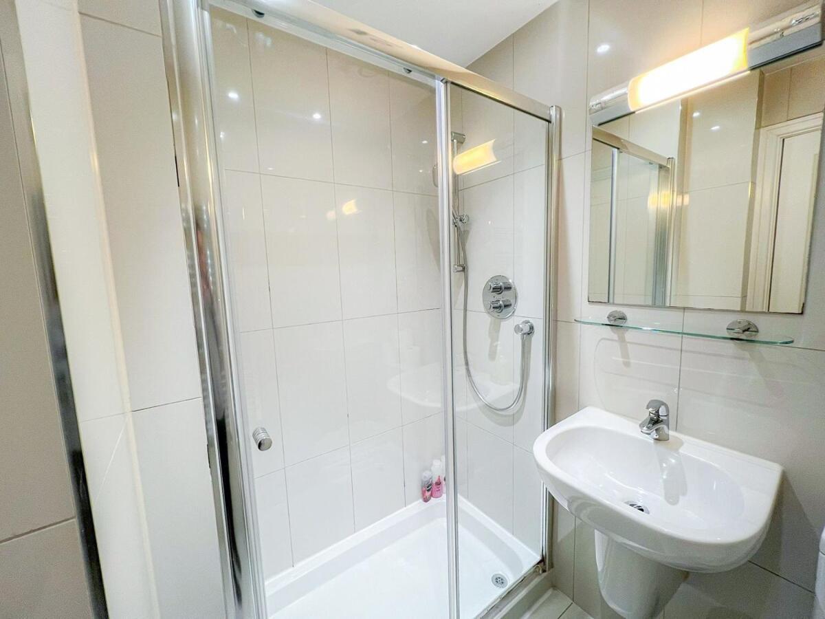 3 Bedroom Apartment With Private Terrace In Pimlico, Westminster, Victoria Londra Exterior foto