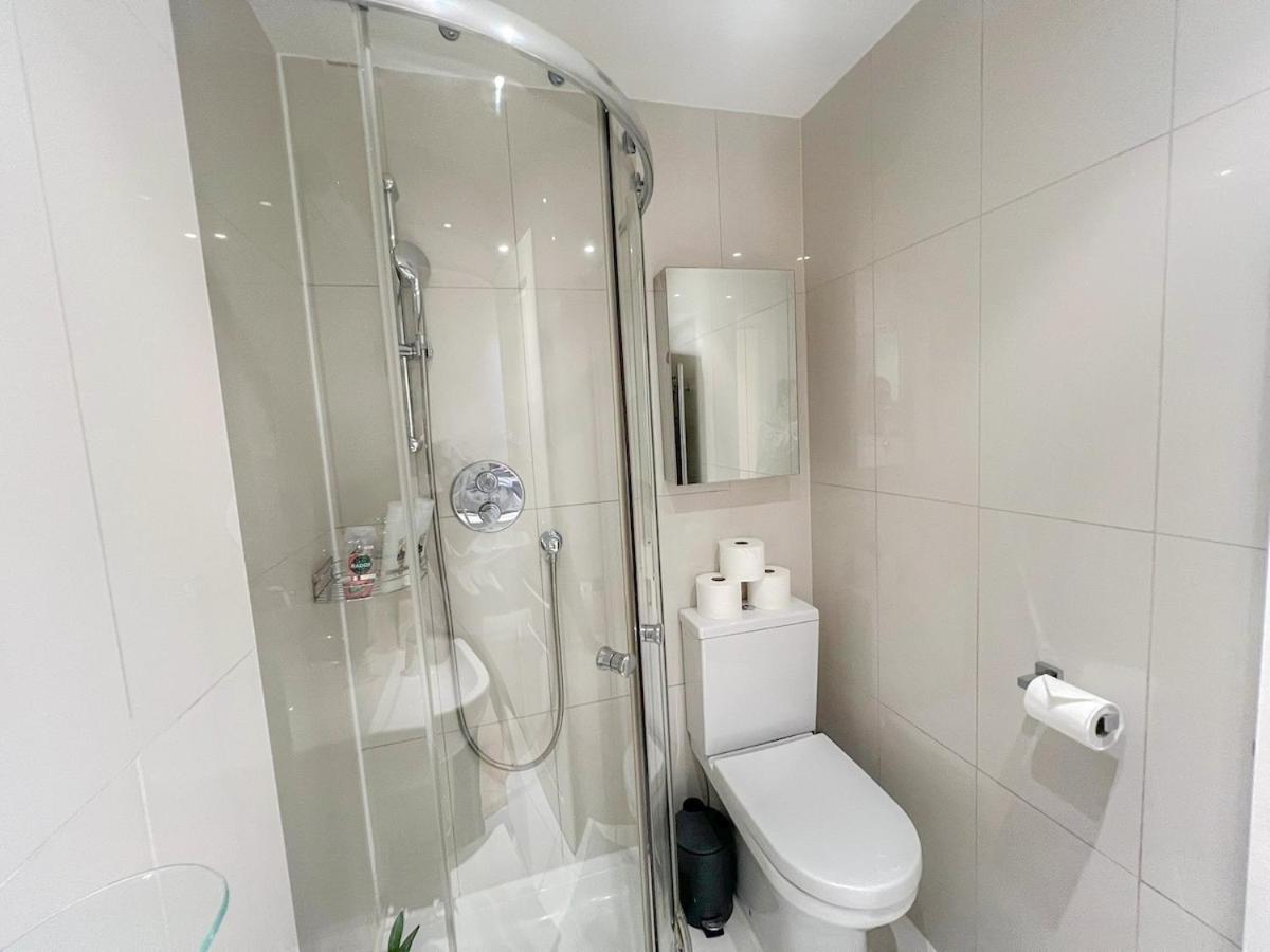 3 Bedroom Apartment With Private Terrace In Pimlico, Westminster, Victoria Londra Exterior foto
