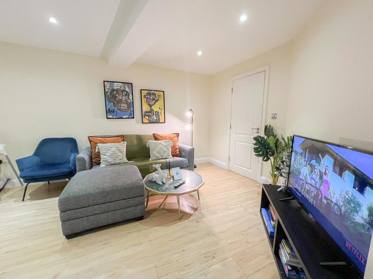3 Bedroom Apartment With Private Terrace In Pimlico, Westminster, Victoria Londra Exterior foto