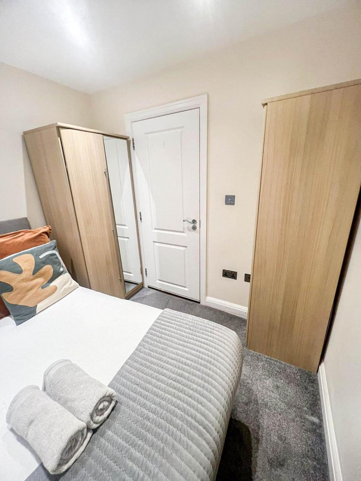 3 Bedroom Apartment With Private Terrace In Pimlico, Westminster, Victoria Londra Exterior foto