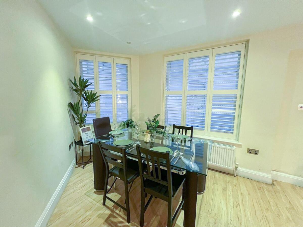 3 Bedroom Apartment With Private Terrace In Pimlico, Westminster, Victoria Londra Exterior foto