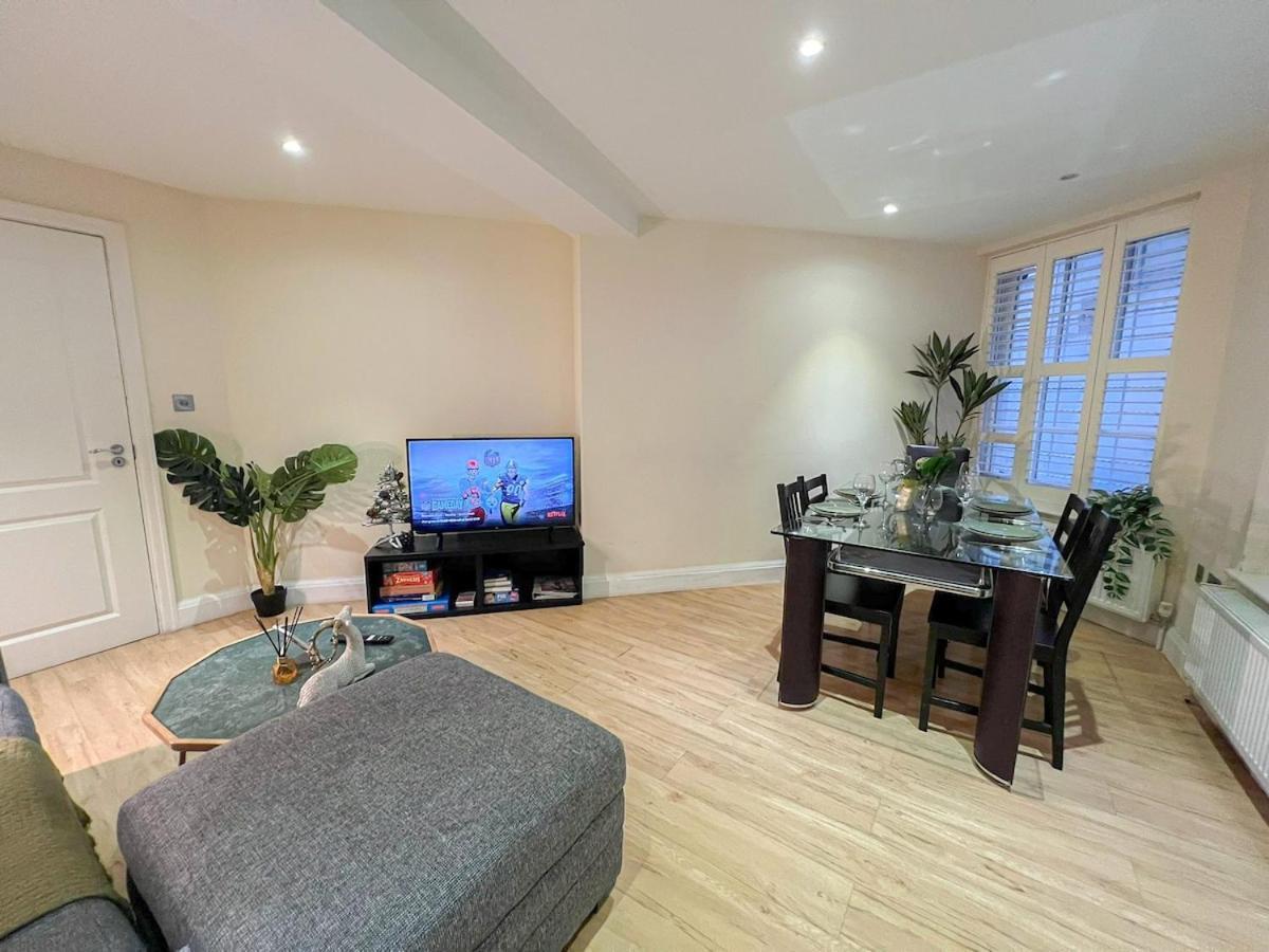 3 Bedroom Apartment With Private Terrace In Pimlico, Westminster, Victoria Londra Exterior foto